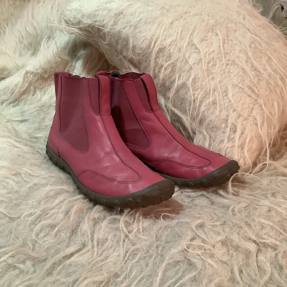 Nike G-Series Pink Chelsea Boot